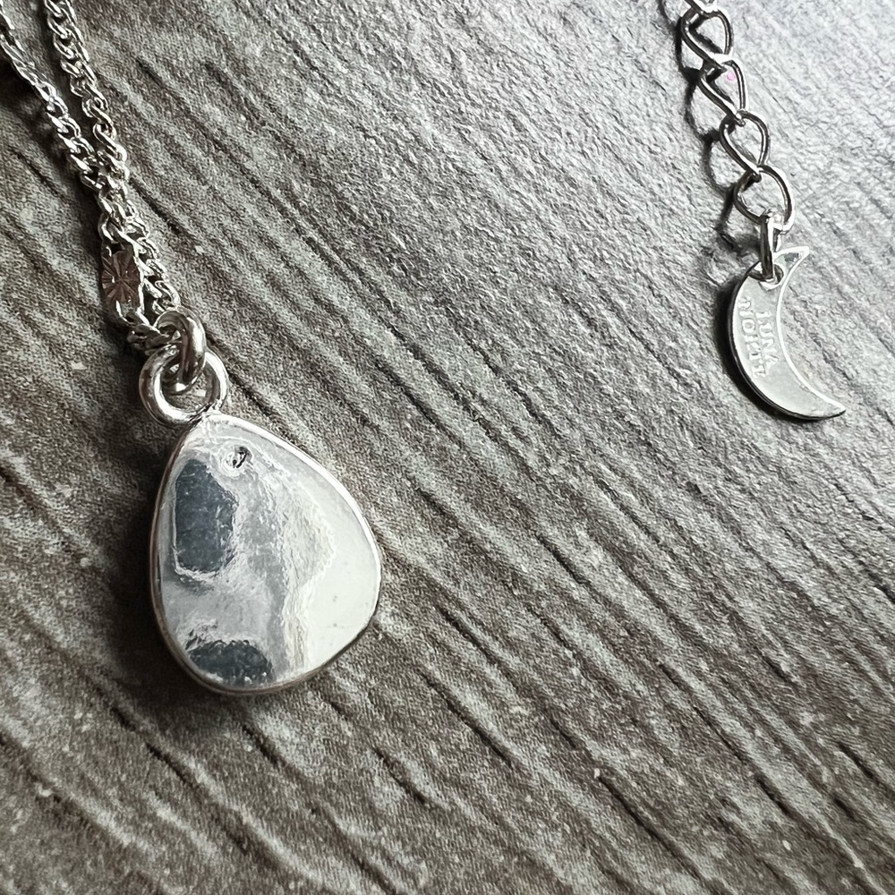Luna Norte Druzy Quartz Elegant Silver over brass Teardrop Pendant Necklace - Picture 5 of 14